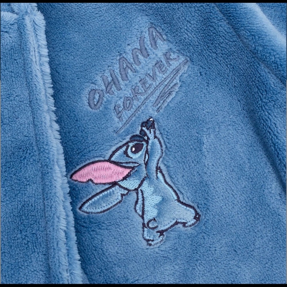 Disney Store Stitch ''Ohana Forever'' Women's Soft Velou Robe Size M 3D Ears - Picture 4 of 4